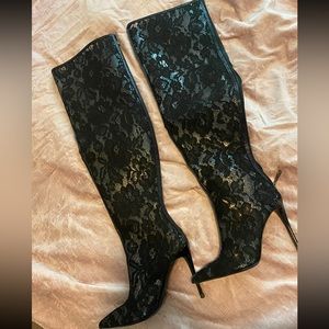 Jennifer Le lace and pvc boots